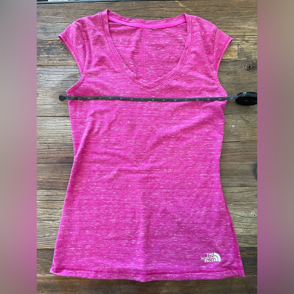 North Face XS women’s pink cap sleeve v-neck t shirt.